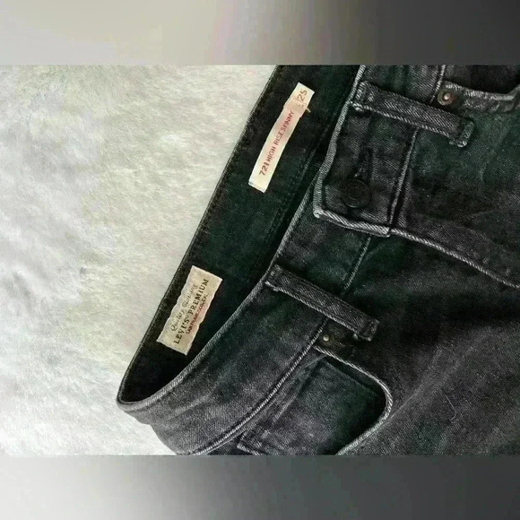 Levi’s High Waist fringe ankle Skinny Jeans - Picture 8 of 8